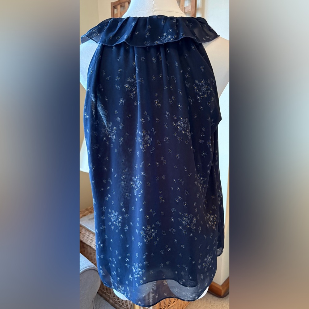 CAbi Ever Top M3984 Navy Floral Sleeveless Halter-Style Top w Ruffled Neckline - Picture 6 of 12